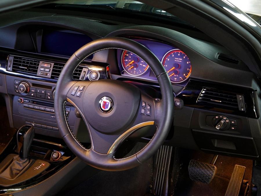 Торпедо Alpina B3 S Bi-Turbo Coupe (E92) 2010 года  (UK) (фото 6 из 8)